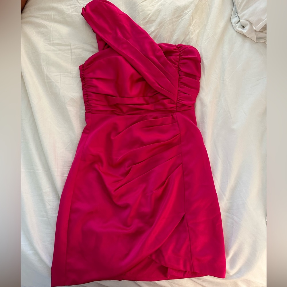 VESTIQUE one shoulder pink dress only worn once cute for homecoming or any event